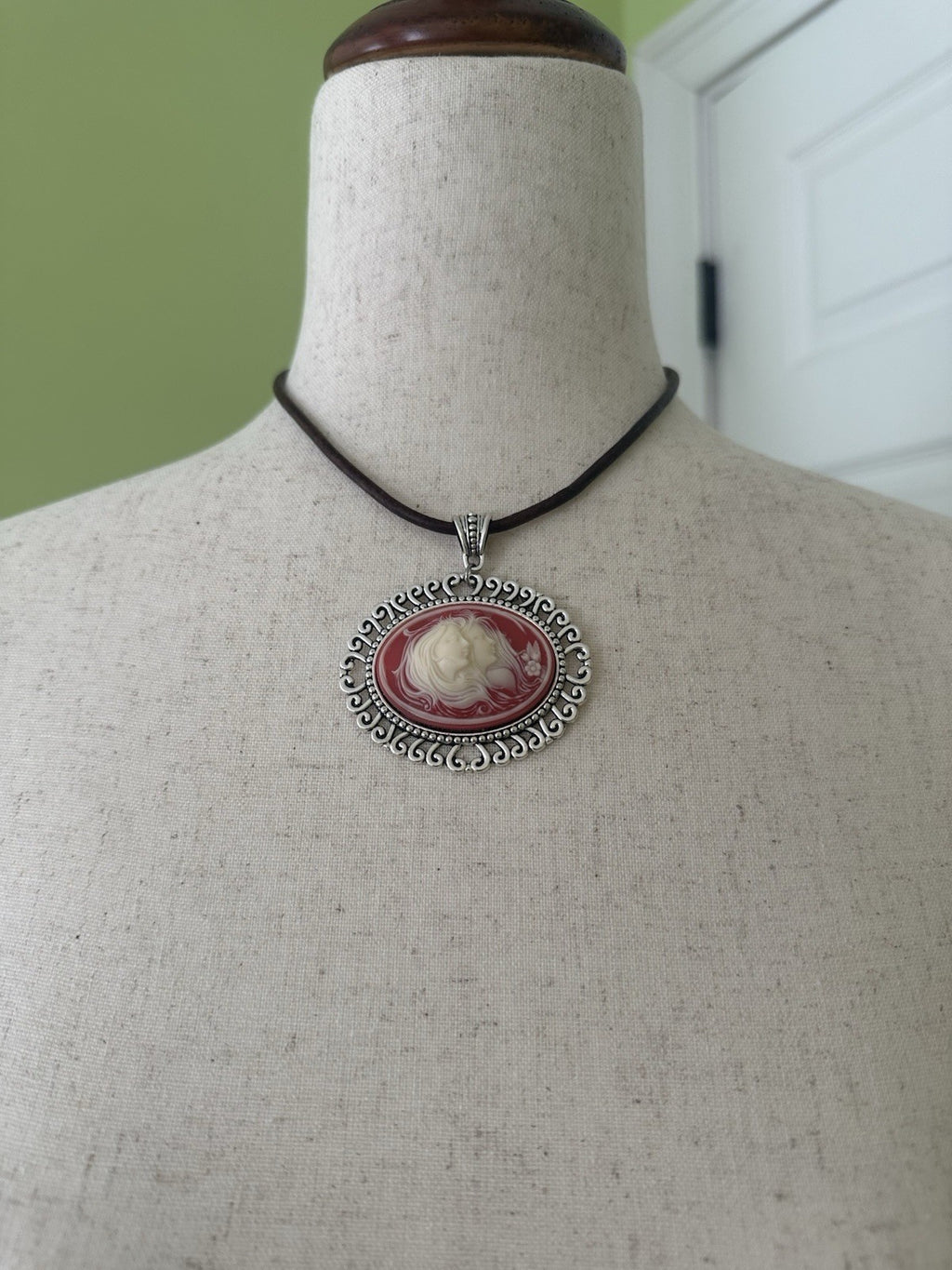 ASO Buffy The Vampire Slayer: Willow Rosenberg Cameo Replica Pendant Necklace