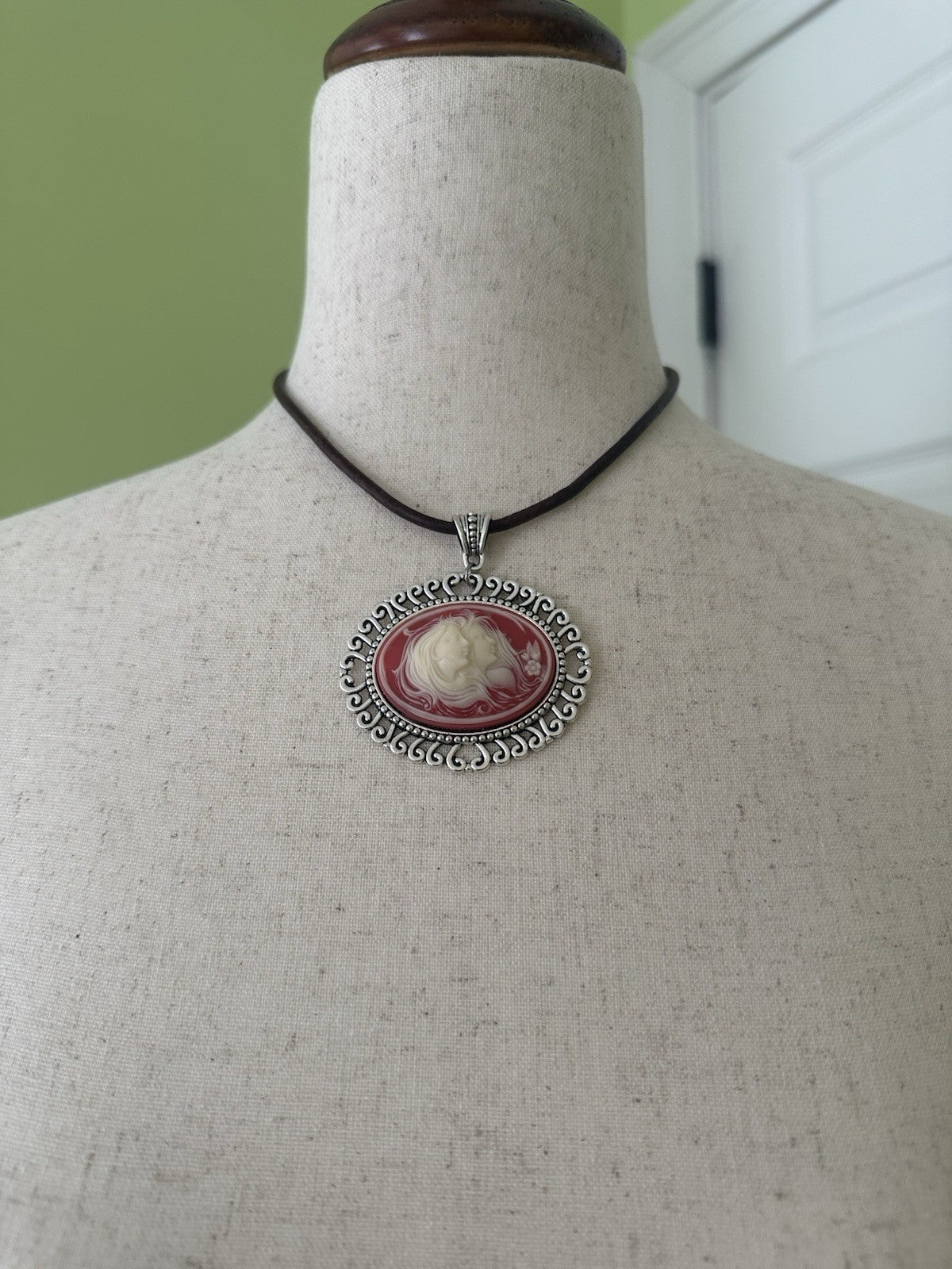 ASO Buffy The Vampire Slayer: Willow Rosenberg Cameo Replica Pendant Necklace