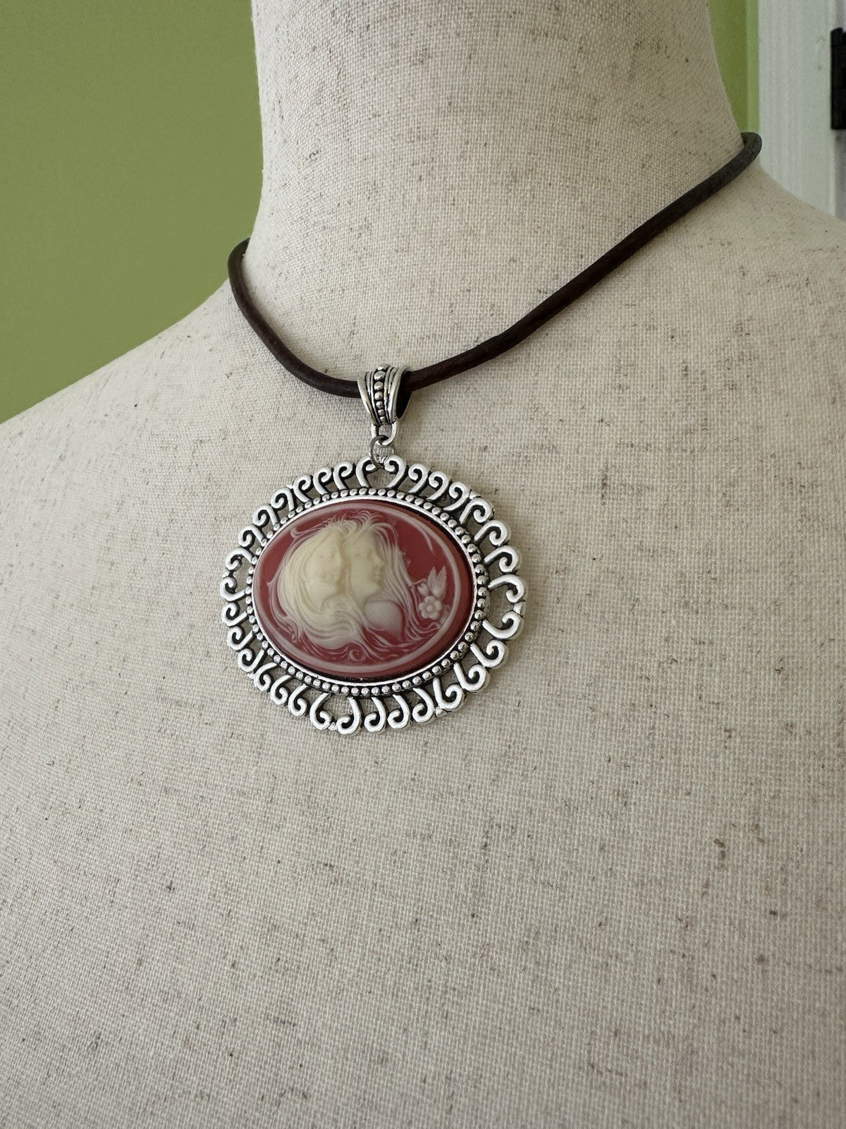 ASO Buffy The Vampire Slayer: Willow Rosenberg Cameo Replica Pendant Necklace
